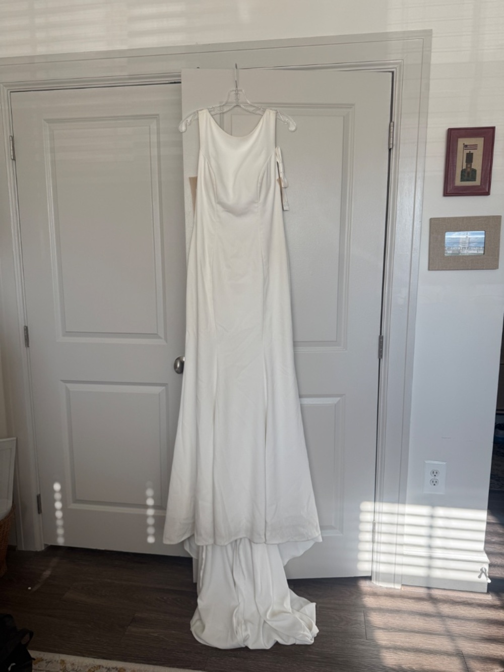 Essense of Australia D3901 Minimalist Crepe Wedding Gown - Size 12 - Picture 5 of 10